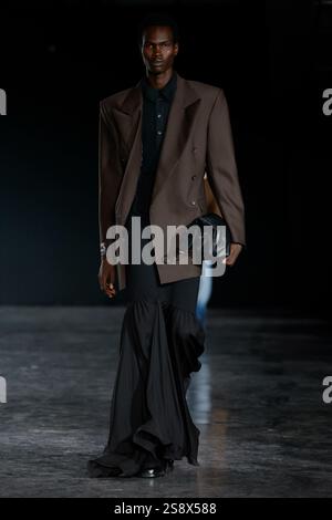 Paris, Frankreich. 22 janvier 2025. EGONLAB. Défilé automne/hiver 2025-2026 pendant la semaine de la mode de Paris Menswear le 2025 janvier - Paris, France 22/01/2025 crédit : dpa/Alamy Live News Banque D'Images