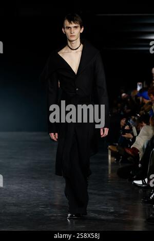 Paris, Frankreich. 22 janvier 2025. EGONLAB. Défilé automne/hiver 2025-2026 pendant la semaine de la mode de Paris Menswear le 2025 janvier - Paris, France 22/01/2025 crédit : dpa/Alamy Live News Banque D'Images