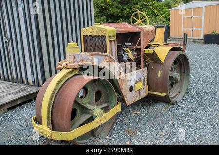 Un rouleau de route Wallis et Steevens des années 1940 en état non restauré Banque D'Images