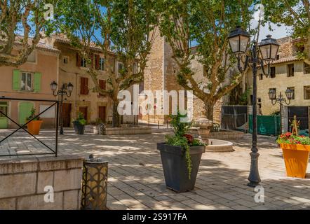 Impression d'Orange, une commune de la région Provence dans le sud-est de la France à l'heure d'été Banque D'Images