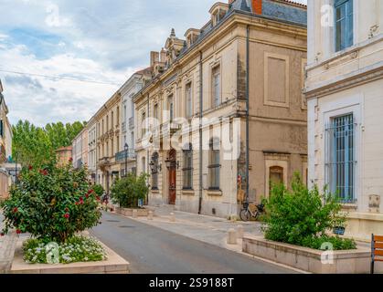 Impression d'Orange, une commune de la région Provence dans le sud-est de la France à l'heure d'été Banque D'Images