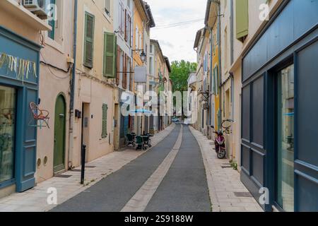 Impression d'Orange, une commune de la région Provence dans le sud-est de la France à l'heure d'été Banque D'Images