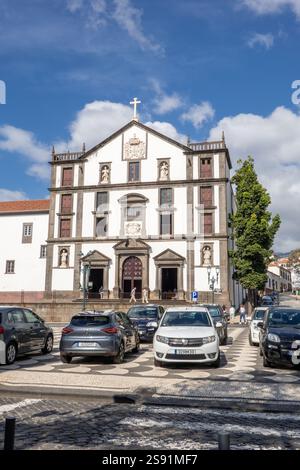 São João Église Evangelista (Igreja do Colégio), Funchal, Madère située dans la façade du bâtiment Praca do Municipo Banque D'Images