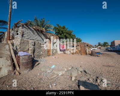 Petite maison bedouine en brique dans un petit village du Sud Sinaï Banque D'Images