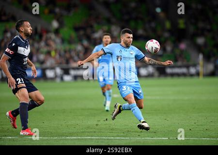 MELBOURNE, AUSTRALIE. 24 janvier 2025. Photo : L'attaquant de Sydney Jaushua Sotirio ISUZU A League Round 16 match, Melbourne Victory vs Sydney FC à AAMI Park, Melbourne, Australie le 24 janvier 2025. Crédit : Karl Phillipson / Alamy Live News Banque D'Images