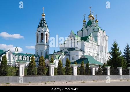 L'église de la Sainte Trinité (1736) un jour ensoleillé d'août, Yoshkar-Ola, Russie Banque D'Images