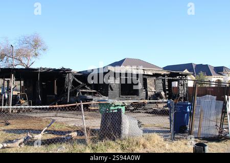 Les restes carbonisés de la maison de Jonathan Joss à San Antonio, Texas, États-Unis, le 24 janvier 2025. Dans l'après-midi du 23 janvier 2025, le feu a consumé toute la maison. Selon les médias locaux, ses deux chiens ont également péri dans l'incendie. Joss est surtout connu pour être la voix du personnage de dessin animé John Redcorn dans l'émission de télévision 'King of the Hill'. (Photo de Carlos Kosienski/Sipa USA) Banque D'Images