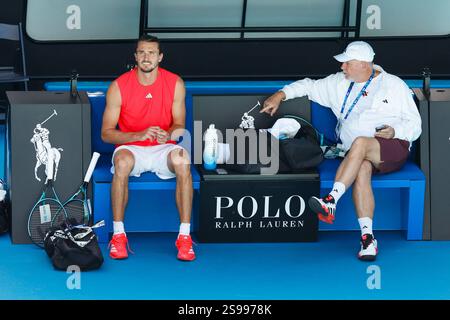 Melbourne, Australie, 25 janvier 2025. Alexander Zverev (GER) ; Alexander Zverev sr. Lors de l'Open d'Australie de tennis 2025 au Melbourne Park. (Photo de Frank Molter) / usage éditorial seulement! Banque D'Images