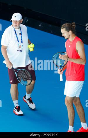 Melbourne, Australie, 25 janvier 2025. Alexander Zverev (GER) ; Alexander Zverev sr. Lors de l'Open d'Australie de tennis 2025 au Melbourne Park. (Photo de Frank Molter) / usage éditorial seulement! Banque D'Images