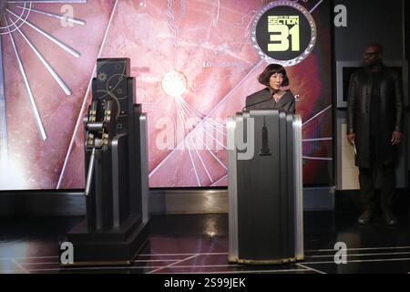 NEW YORK, NEW YORK - 24 JANVIER : le réalisateur Olatunde Osunsanmi, Michelle Yeoh, Omari Hardwick et Robert Kazinsky assistent à la cérémonie d'éclairage de l'Empire State Building pour célébrer la première de Star Trek : section 31 le 24 janvier 2025 à New York. L'événement a honoré le dernier chapitre de l'emblématique franchise Star Trek avec un hommage éblouissant à l'un des monuments les plus célèbres de New York. (Photo : Giada Papini Rampelotto/EuropaNewswire). Banque D'Images