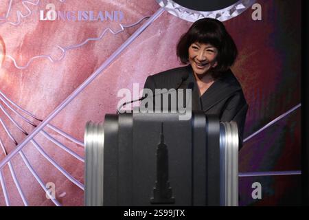 24 janvier 2025, NY, États-Unis : NEW YORK, NEW YORK - 24 JANVIER : le réalisateur Olatunde Osunsanmi, Michelle Yeoh, Omari Hardwick et Robert Kazinsky assistent à la cérémonie d'éclairage de l'Empire State Building pour célébrer la première de Star Trek : section 31 le 24 janvier 2025, à New York. L'événement a honoré le dernier chapitre de l'emblématique franchise Star Trek avec un hommage éblouissant à l'un des monuments les plus célèbres de New York. (Crédit image : © Luiz Rampelotto/ZUMA Press Wire) USAGE ÉDITORIAL SEULEMENT! Non destiné à UN USAGE commercial ! Banque D'Images