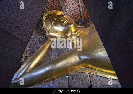 Bouddha couché à Wat Pho, Temple du Bouddha couché, Bangkok, Thaïlande, Asie Banque D'Images