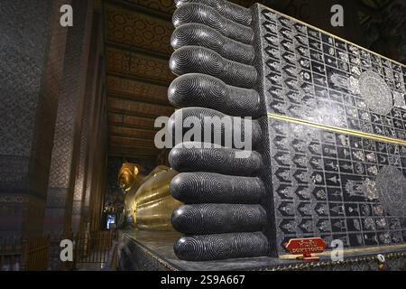 Bouddha couché à Wat Pho, Temple du Bouddha couché, Bangkok, Thaïlande, Asie Banque D'Images