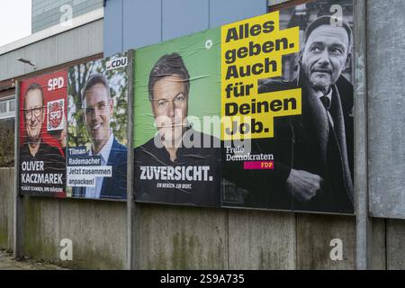 Conseil avec affiches électorales, SPD, CDU, Buendnis90 Die Gruenen, FDP, élection du Bundestag 2025, Kamen, Rhénanie du Nord-Westphalie, Allemagne, Europe Banque D'Images