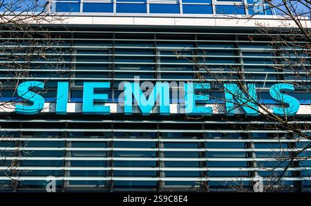 Munich, Allemagne, 5 avril 2023 : logo de la société Siemens à son siège au centre-ville de Munich. (Photo Andreas Haas/dieBildmanufaktur) Banque D'Images