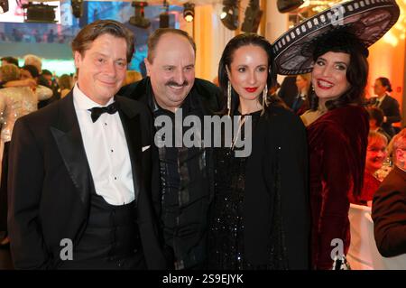 Fritz Karl, Johann Lafer, Stephanie Stumph und Elena Uhlig beim 49. Deutschen Filmball 2025 im Hotel Bayerischer Hof. München, 25.01.2025 Banque D'Images