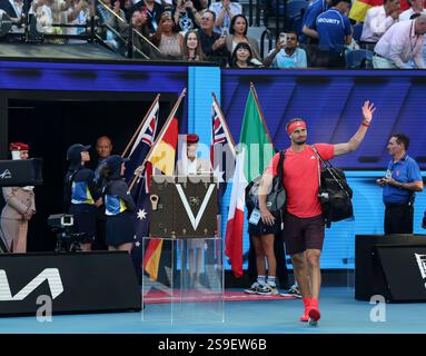 (250126) -- MELBOURNE, Jan. 26, 2025 (Xinhua) -- Alexander Zverev entre sur le terrain avant la finale masculine de simple entre Jannik Sinner d'Italie et Alexander Zverev d'Allemagne à l'Open d'Australie à Melbourne, Australie, le 26 janvier 2025. (Xinhua/ma Ping) Banque D'Images