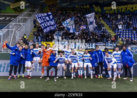 SITTARD - Pec Zwolle célèbre le match néerlandais Eredivisie entre Fortuna Sittard et Pec Zwolle au stade Fortuna Sittard le 26 janvier 2025 à Sittard, pays-Bas. ANP MARCEL VAN HOORN Banque D'Images