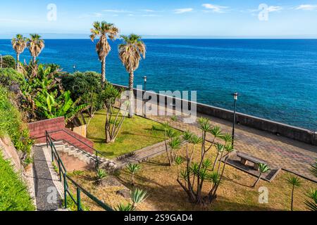 Paysage marin pittoresque à Jardim do Mar, petit et beau village sur l'île de Madère, Portugal Banque D'Images