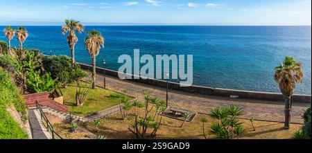 Paysage marin pittoresque à Jardim do Mar, petit et beau village sur l'île de Madère, Portugal Banque D'Images