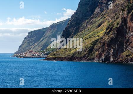 Paysage marin pittoresque à Jardim do Mar, petit et beau village sur l'île de Madère, Portugal Banque D'Images