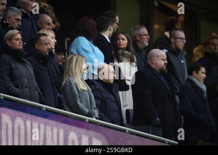 LONDRES, Royaume-Uni - 26 janvier 2025 : Daniel Levy, président de Tottenham Hotspur, regarde les fans chanter pour lui de quitter leur club lors du match de premier League entre Tottenham Hotspur et Leicester City au Tottenham Hotspur Stadium (crédit : Craig Mercer/ Alamy Live News) Banque D'Images