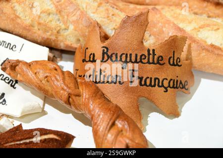 Pains et viennoiseries à la 17ème Coupe de France de la boulangerie au Sirha à Lyon. La 17e Coupe de France boulangerie au Sirha Lyon, qui s’est tenue du 23 au 25 janvier 2025, a rassemblé douze équipes régionales en compétition sur trois jours. L'événement a célébré l'excellence de la boulangerie française, avec l'équipe pays-de-la-Loire 2 émergeant comme gagnante, mettant en valeur l'accent mis par le concours sur les compétences artisanales et la diversité régionale. (Photo Romain Doucelin / SOPA images/SIPA USA) Banque D'Images