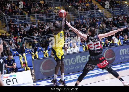 #34 Maximiliam Ladurner (Reale Mutua basket Torino) lors du Reale Mutua basket Torino vs Sella Cento, match italien de basket-ball Serie A2 hommes à Turin, Italie, janvier 26 2025 Banque D'Images