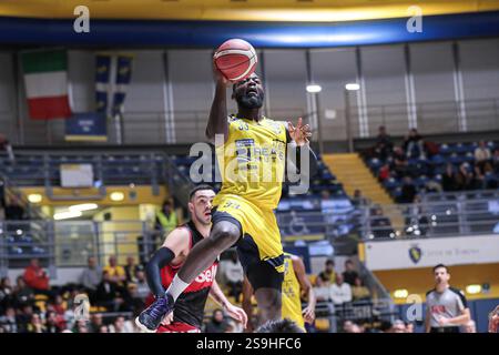 #34 Maximiliam Ladurner (Reale Mutua basket Torino) lors du Reale Mutua basket Torino vs Sella Cento, match italien de basket-ball Serie A2 hommes à Turin, Italie, janvier 26 2025 Banque D'Images