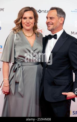 Moritz Bleibtreu mit Ehefrau Saskia beim 49. Deutschen Filmball 2025 im Hotel Bayerischer Hof. München, 25.01.2025 *** Moritz Bleibtreu avec sa femme Saskia au bal du film allemand 49 2025 à l'hôtel Bayerischer Hof Munich, 25 01 2025 Foto:Xn.xKolinzx/xFuturexImagex filmball 5920 Banque D'Images