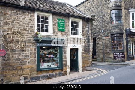 Pateley Bridge, Royaume-Uni - 15 septembre 2024. Le plus ancien Sweet Shop d'Angleterre. Ancienne façade de magasin à Pateley Bridge, Nidderdale, Yorkshire Dales, Royaume-Uni Banque D'Images