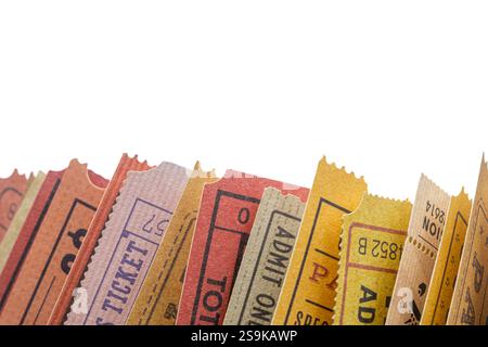 Vieux billets coincés entre les pages d'un magazine enroulé, vue rapprochée Banque D'Images