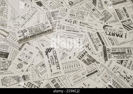 billets vintage du monde entier, théâtre, cinéma, concerts, transport, cartes d'embarquement, cartes de réception d'hôtel et autres documents Banque D'Images