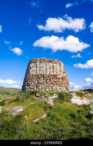 Ruines du bâtiment central de la Nuraghe Su Nuraxi e Pauli, vestiges des colonies nuragiques, 1600-400 av. J.-C. Seulo Sardaigne Italie FB 2024 1440 Banque D'Images