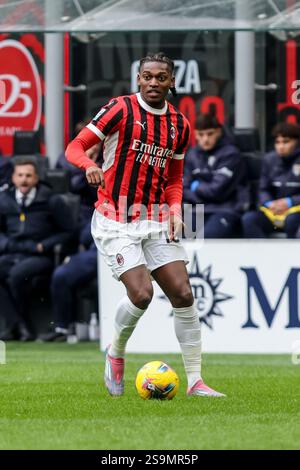 Milan, Italie. 26 janvier 2025. Rafael Leao de l'AC Milan en action lors du match de football Serie A Enilive 2024/2025 entre Milan et Parme au stade Giuseppe Meazza de Milan, dans le nord de l'Italie - dimanche 26 2025 janvier. Sport - Football. (Photo par Antonio Saia) crédit : Kines Milano/Alamy Live News Banque D'Images