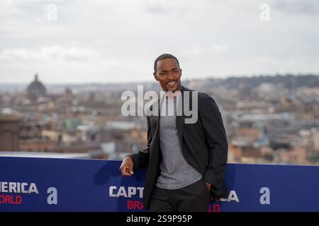 Rome, Italie. 27 janvier 2025. Anthony Mackie assiste à la conférence photo ''Captain America : Brave New World'' à l'Hôtel de la ville à Rome, Italie, le 27 janvier 2025. (Photo de Luca Carlino/NurPhoto) crédit : NurPhoto SRL/Alamy Live News Banque D'Images