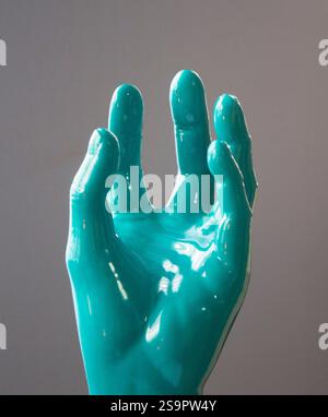 Modèle artistique créatif imprimé sur une imprimante 3D. Différents objets créés sur une imprimante 3D à partir de plastique fondu. Imprimante 3D technologie FDM. Nouvelles technologies modernes. Technologies progressives additives modernes Banque D'Images