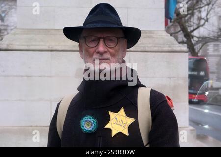 Cénotaphe, Whitehall, Londres, Royaume-Uni. 27 janvier 2025. Le jour du souvenir de l'Holocauste, un groupe de Juifs contre le génocide organise une manifestation au cénotaphe de Londres. Credit : Matthew Chattle/Alamy Live News Banque D'Images