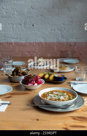 Nandine, un restaurant kurde familial situé à Camberwell, dans le sud de Londres, octobre 2024. Crédit photo : Sam Banque D'Images