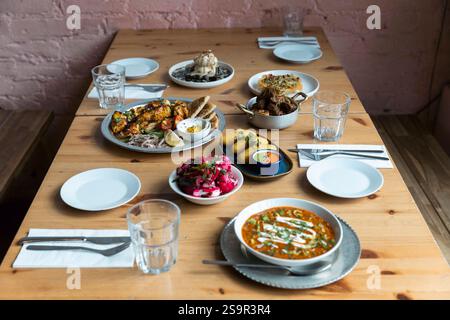 Nandine, un restaurant kurde familial situé à Camberwell, dans le sud de Londres, octobre 2024. Crédit photo : Sam Banque D'Images
