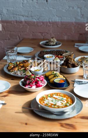 Nandine, un restaurant kurde familial situé à Camberwell, dans le sud de Londres, octobre 2024. Crédit photo : Sam Banque D'Images