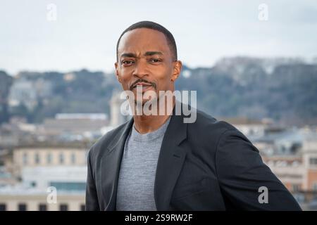 Rome, Italie. 27 janvier 2025. Anthony Mackie assiste à la séance photo « Captain America : Brave New World » à l'Hôtel de la ville à Rome. (Photo de Stefano Costantino/SOPA images/Sipa USA) crédit : Sipa USA/Alamy Live News Banque D'Images