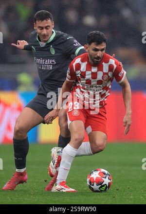 Milan, Italie. 22 janvier 2025. Filippo Terracciano de l'AC Milan affronte Ivan Martin du Girona FC lors du match de l'UEFA Champions League à Giuseppe Meazza, Milan. Le crédit photo devrait se lire : Jonathan Moscrop/Sportimage crédit : Sportimage Ltd/Alamy Live News Banque D'Images