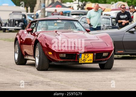 FINOWFURT, ALLEMAGNE - 11 MAI 2024 : une voiture de sport Chevrolet Corvette Stingray (C3). Ouverture de la saison du Festival Race 61. Banque D'Images