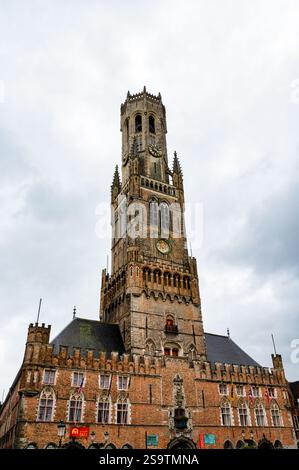 Bruges, Belgique- 27 septembre 2024 : vue latérale du Belfort à Bruges Banque D'Images