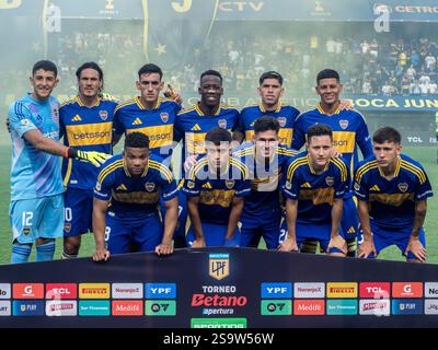 L'équipe Boca Juniors avant d'affronter Argentinos Juniors dans le tournoi AFA Professional Football League Banque D'Images