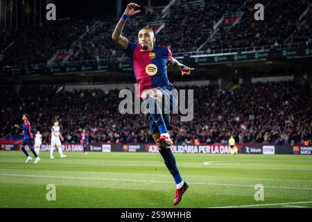 Barcelone, Espagne, Espagne. 26 janvier 2025. Raphael DIAS BELLOLI (Raphinha) de Barcelone célèbre son but lors du match de LaLiga entre le FC Barcelone et le Valencia FC à Estadi Olimpic Lluis Companys le 26 janvier 2025 à Barcelone, Espagne. (Crédit image : © Matthieu Mirville/ZUMA Press Wire) USAGE ÉDITORIAL SEULEMENT! Non destiné à UN USAGE commercial ! Banque D'Images