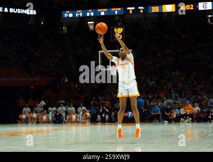 27 janvier 2025 : Samara Spencer (7 ans) des Lady vols du Tennessee tire la balle pendant le match de basket-ball de la NCAA entre les volontaires Lady de l'Université du Tennessee et les Gamecocks de l'Université de Caroline du Sud à Thompson Boling Arena à Knoxville TN Tim Gangloff/CSM Banque D'Images