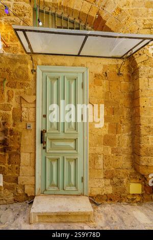 Vue d'une porte typique, dans une ruelle de la vieille ville de Jaffa, qui fait maintenant partie de tel-Aviv-Yafo, Israël Banque D'Images