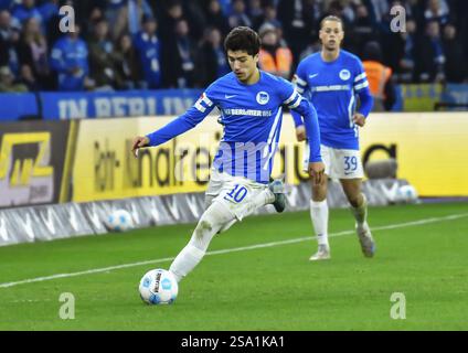Ibrahim Maza (Hertha BSC #10) sur le ballon. (DFLDFB RÉGLEMENTE INTERDIRE TOUTE UTILISATION DE PHOTOGRAPHIES COMME SÉQUENCES D'IMAGES ANDOR QUASI-VIDÉO) Banque D'Images